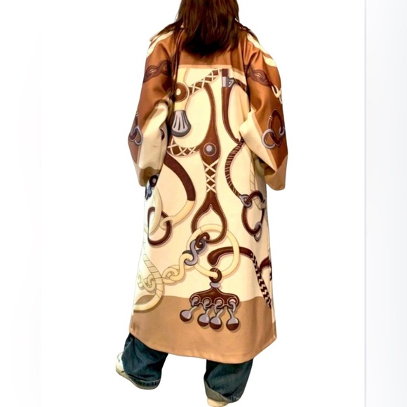 Brown, Beige, & Cream Oversized Coat w/Chain Links Pattern Design, NWT - Picture 2 of 13